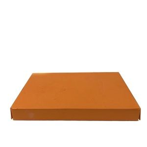 Cuyana Orange Box